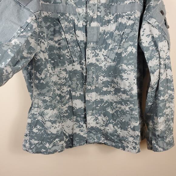 Army Combat Uniform Coat in Digital Camo Size Large Regular - Picture 3 of 12